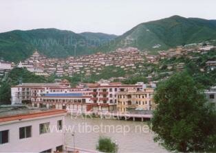 Paryuel monastery viewed from top of Baiyu government hotel